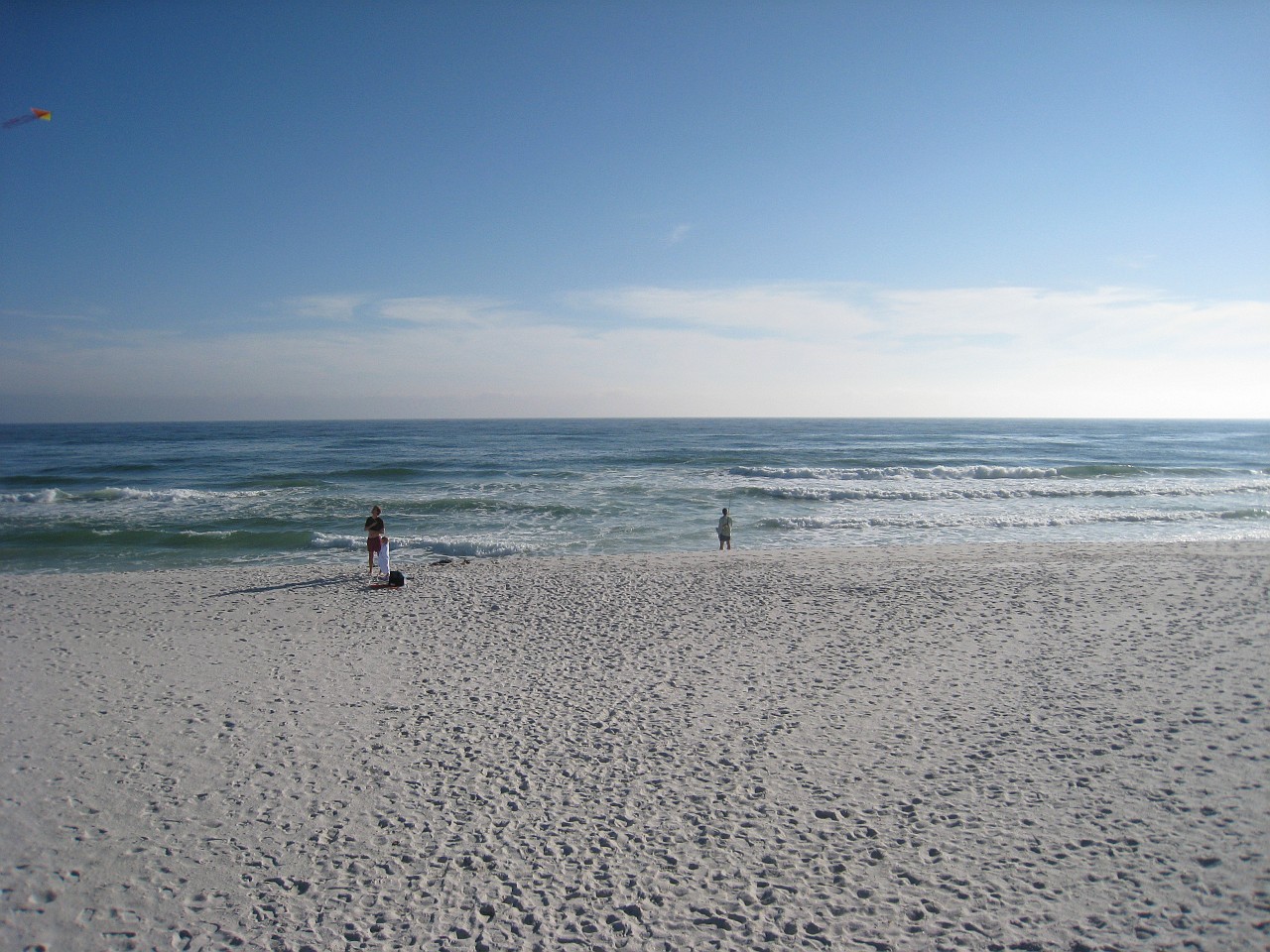 Vacation 2007-12 - Beaches Disney Hotels 0079.jpg - On the 2007-08 Florida vacation we visited beaches from Fort Myers to Sanibel Island sampling local food along the way. Green water and white sugar beaches! Arriving at Disney World we visited several of the theme resorts.